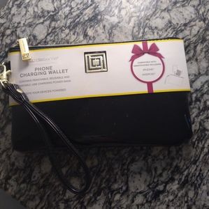 Liz Claiborne cell phone charging wristlet. Black